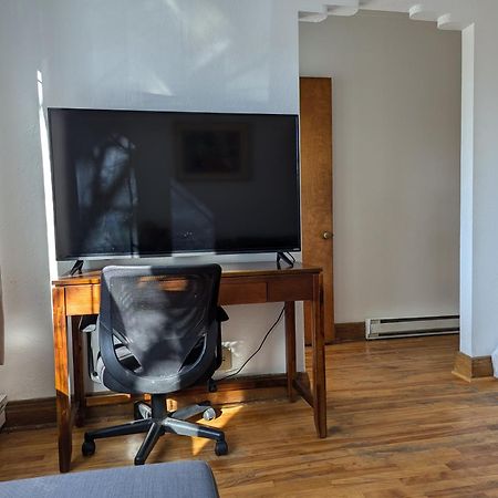 Comfy Apartment Close To Metro With Self Check In Montreal Exterior photo