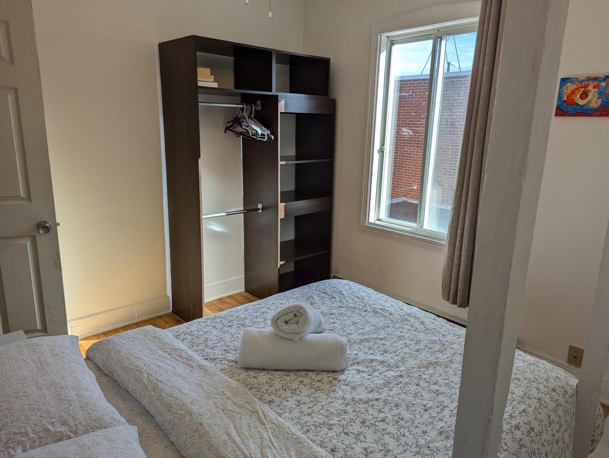 Comfy Apartment Close To Metro With Self Check In Montreal Exterior photo