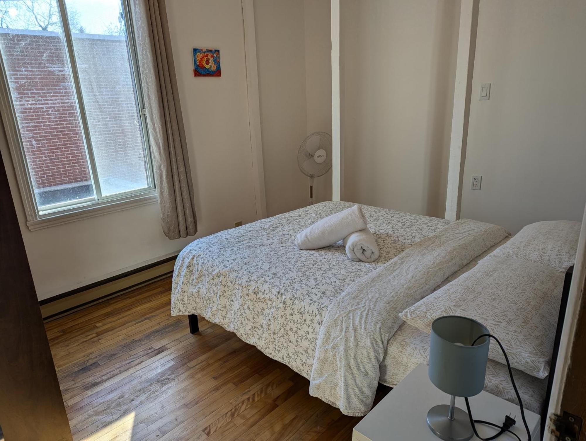 Comfy Apartment Close To Metro With Self Check In Montreal Exterior photo