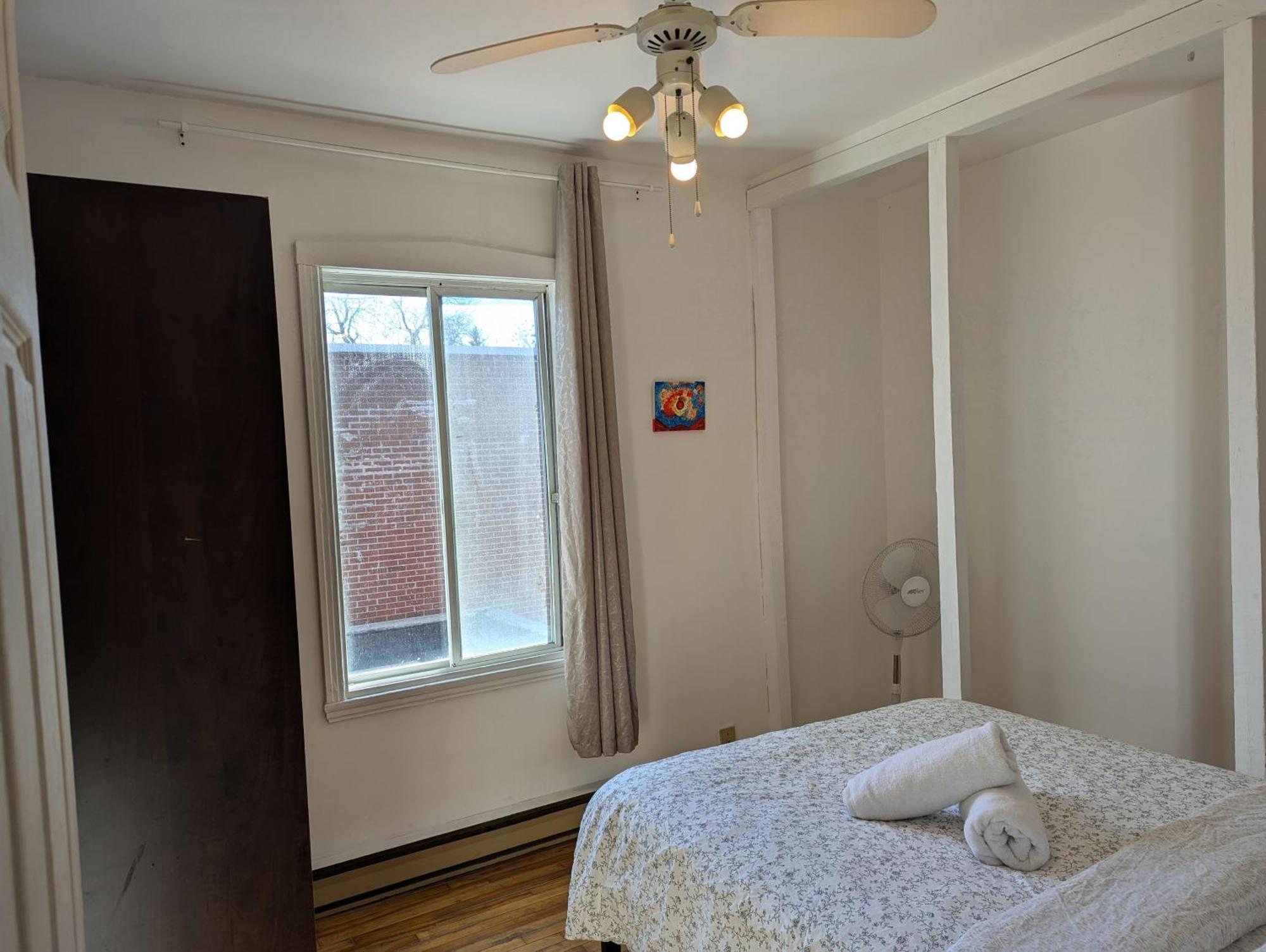 Comfy Apartment Close To Metro With Self Check In Montreal Exterior photo