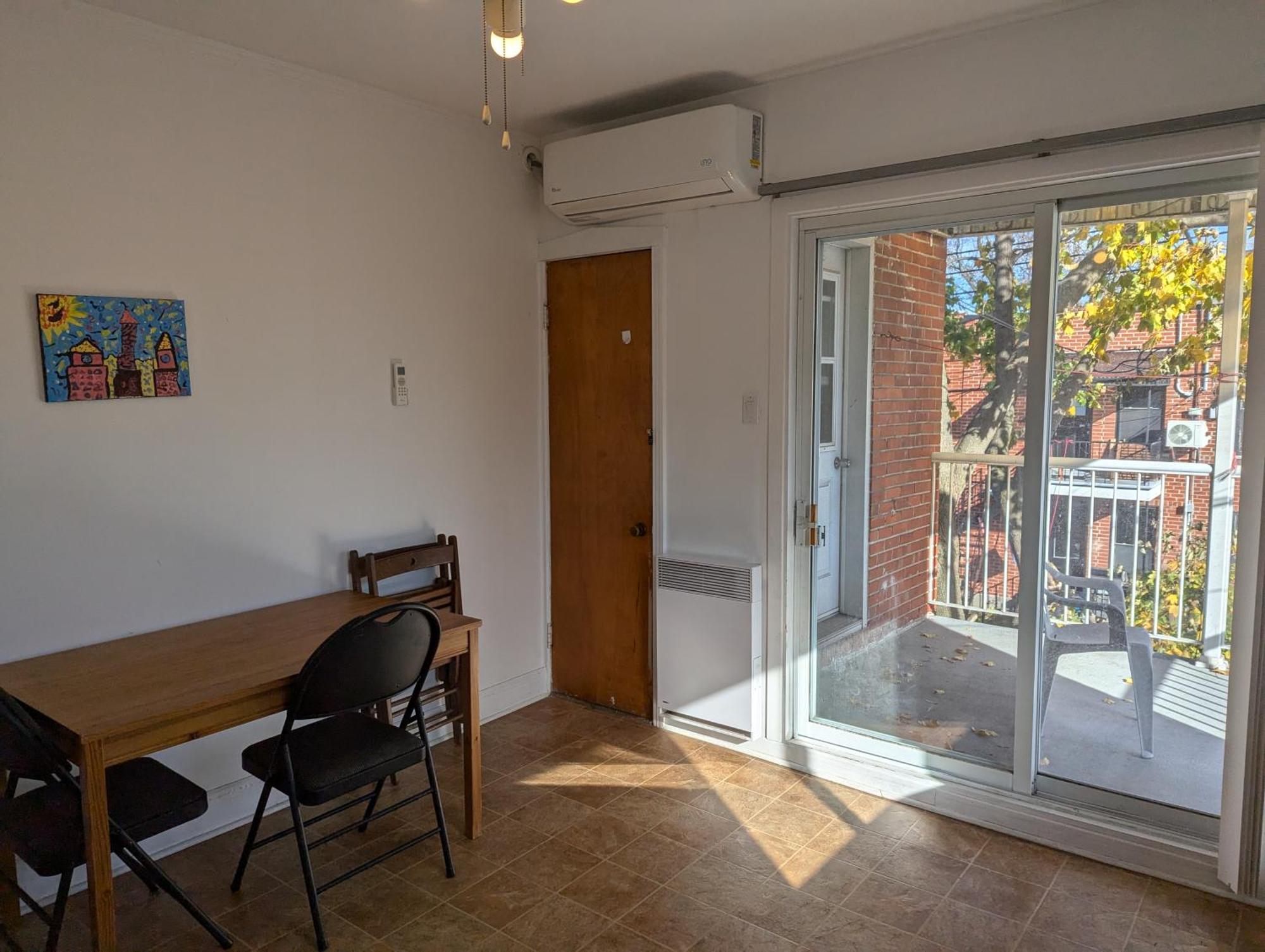 Comfy Apartment Close To Metro With Self Check In Montreal Exterior photo