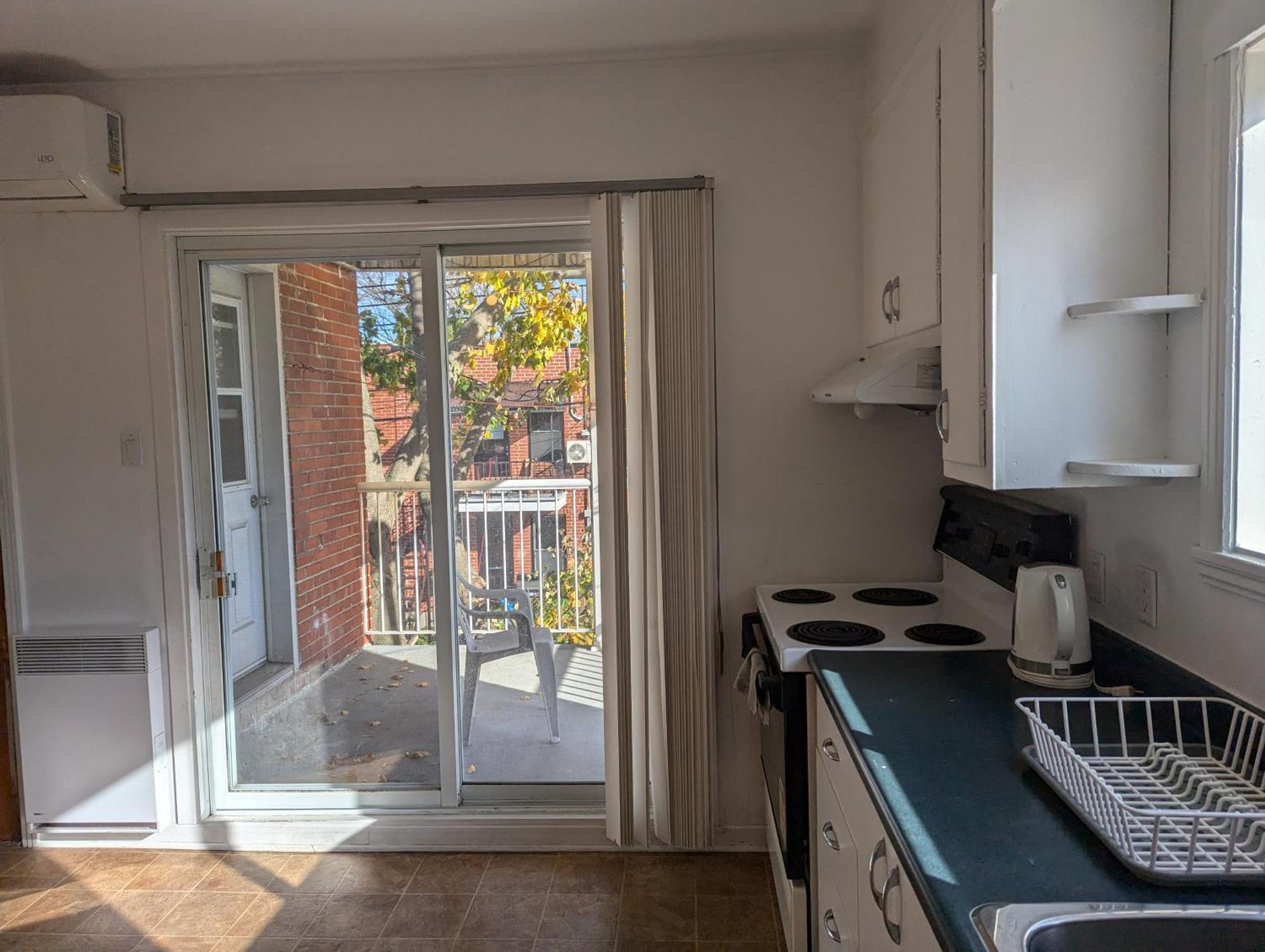 Comfy Apartment Close To Metro With Self Check In Montreal Exterior photo