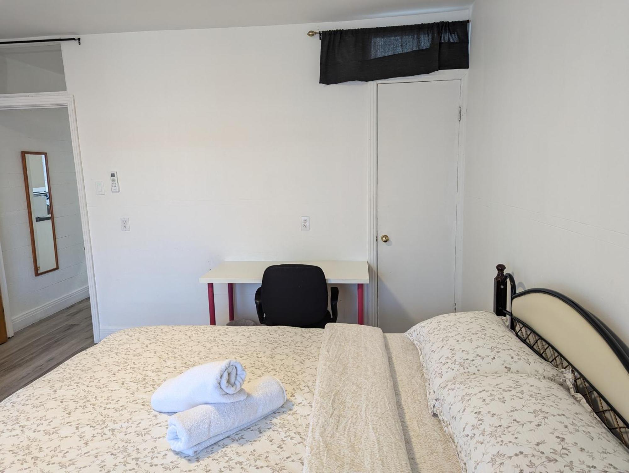 Comfy Apartment Close To Metro With Self Check In Montreal Exterior photo