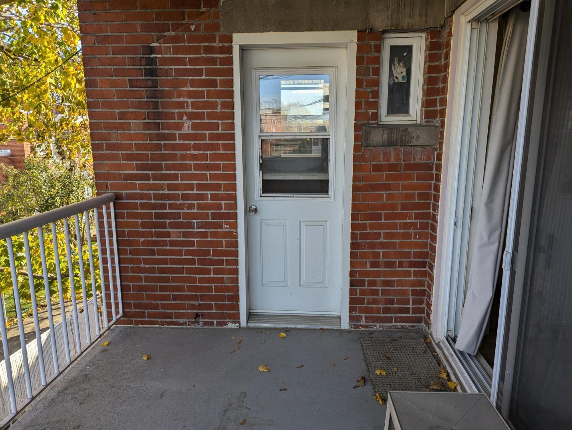 Comfy Apartment Close To Metro With Self Check In Montreal Exterior photo